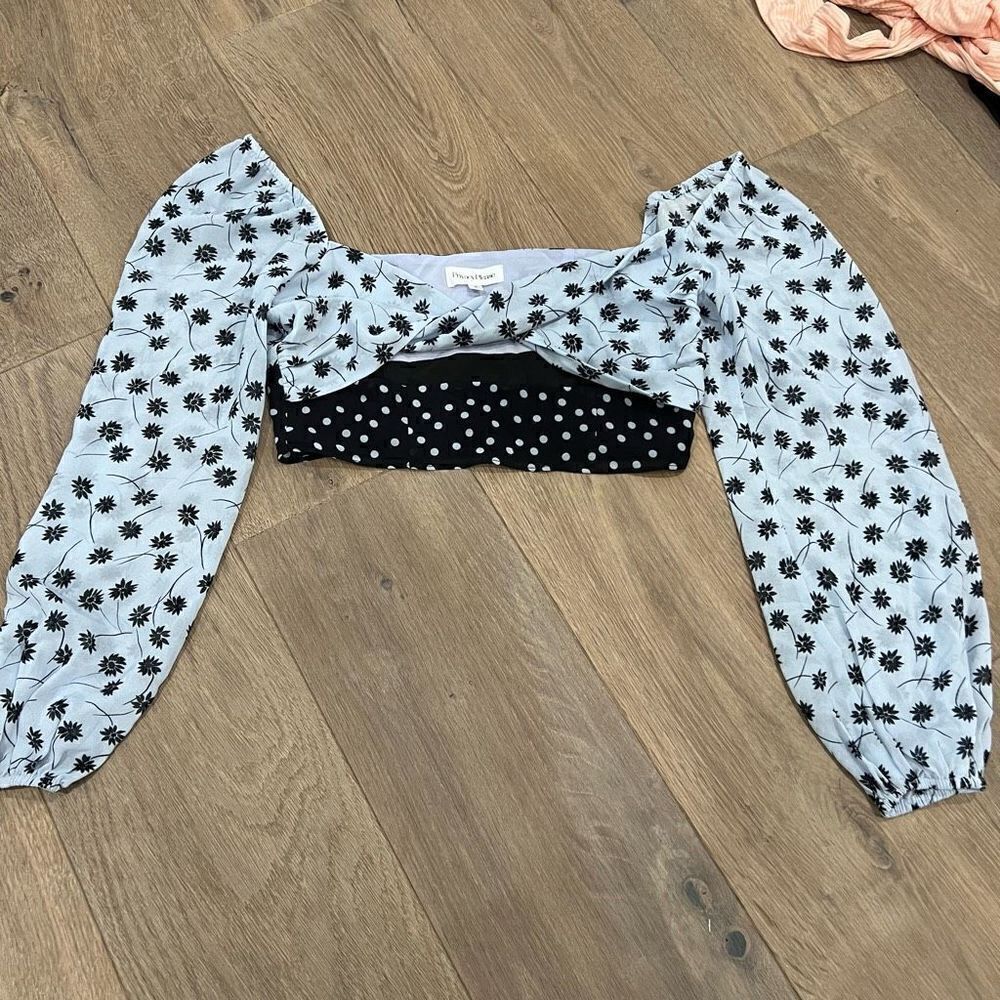 Privacy Please Women's Black & White Polka Dot Floral Long Sleeve Crop Top Small